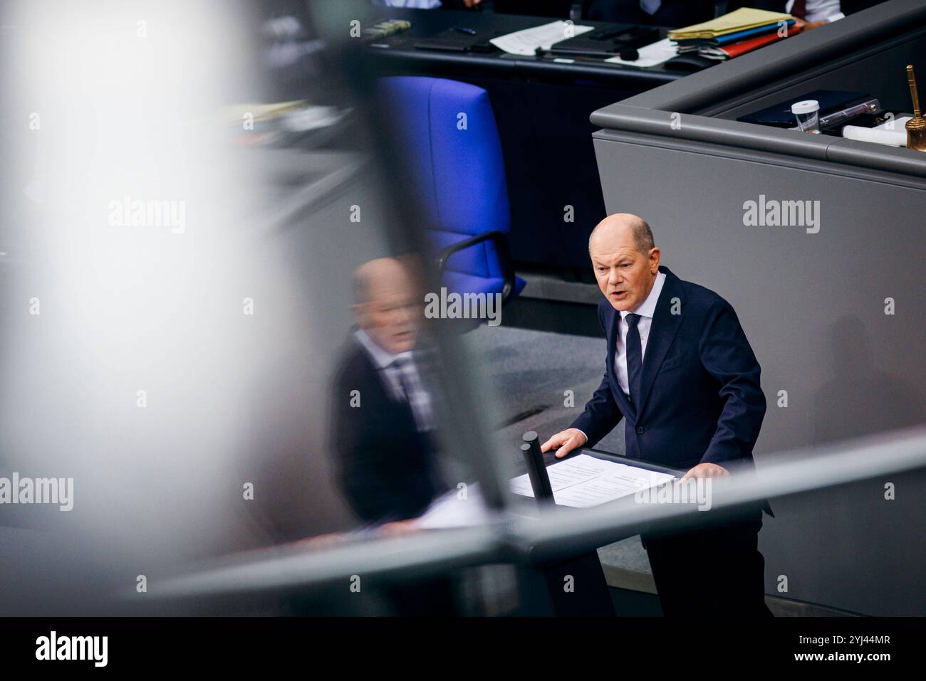 Bundeskanzler Olaf Scholz, SPD, aufgenommen im Rahmen einer Regierungsbefragung im Deutschen Bundestag in Berlin, 13.11.2024. Berlin Deutschland *** Bundeskanzler Olaf Scholz, SPD , aufgezeichnet während einer Regierungsvernehmung im Deutschen Bundestag in Berlin, 13 11 2024 Berlin Deutschland Copyright: XFelixxZahnx Stockfoto