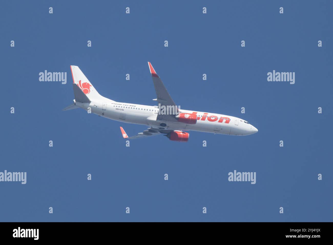 Chiangmai, Thailand - 17. Juli 2024: HS-LGL Boeing 737-800 der Thai Lionair Airline. Fahren Sie vom Flughafen Chiangmai nach Bangkok. Stockfoto