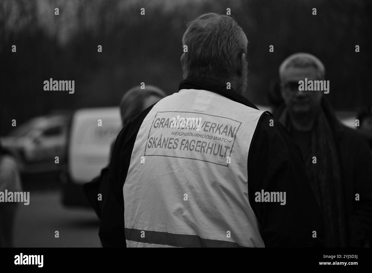 Skånes-Fagerhult, Skåne, Schweden. November 2024. Polizeiarbeit in der Gemeinschaft. Outreach-Veranstaltung, um Bürger zu befragen und Feedback zu erhalten. Stockfoto