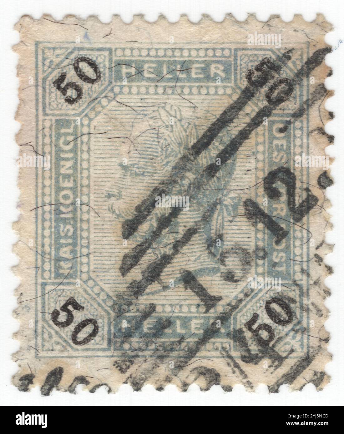 ÖSTERREICH — 1903: 50 heller graublaue Briefmarke (Lackbarren) mit Porträt des österreichischen Monarchen Kaiser Franz Josef. Franz Joseph I. oder Franz Joseph I. war vom 2. Dezember 1848 bis zu seinem Tod am 21. November 1916 Kaiser von Österreich, König von Ungarn und den anderen staaten der Habsburgermonarchie. Zu Beginn seiner Regierungszeit wurden seine Reiche und Gebiete als Österreichisches Reich bezeichnet, wurden aber 1867 als Doppelmonarchie des Österreichisch-Ungarischen Reiches wiederaufgebaut. Vom 1. Mai 1850 bis zum 24. August 1866 war Franz Joseph auch Präsident des Deutschen Bundes Stockfoto