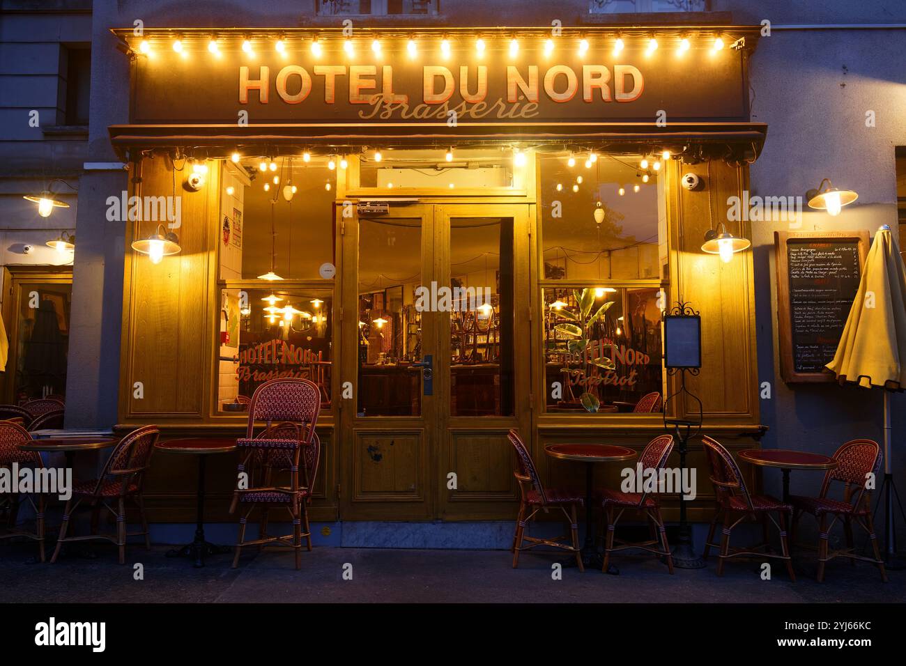 PARIS, FRANKREICH - 03. November 2024 : das Hotel du Nord ist ein Restaurant am Canal Saint Martin. Es war Schauplatz eines berühmten Buches und Films von Marcel Car aus dem Jahr 1938 Stockfoto