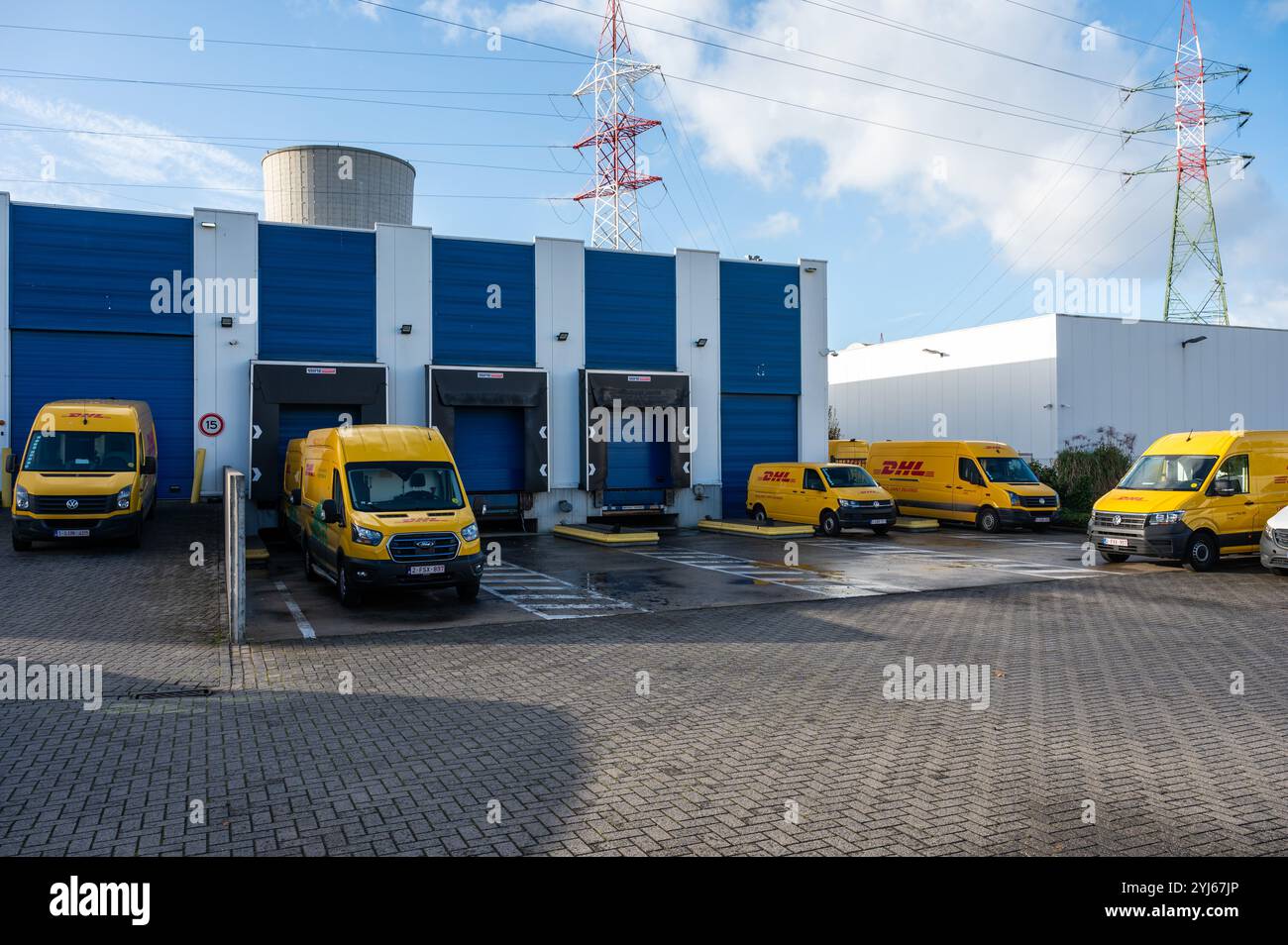 DHL-Lieferfirma in Forest, Brüssel, Belgien, 11. November 2024 Stockfoto