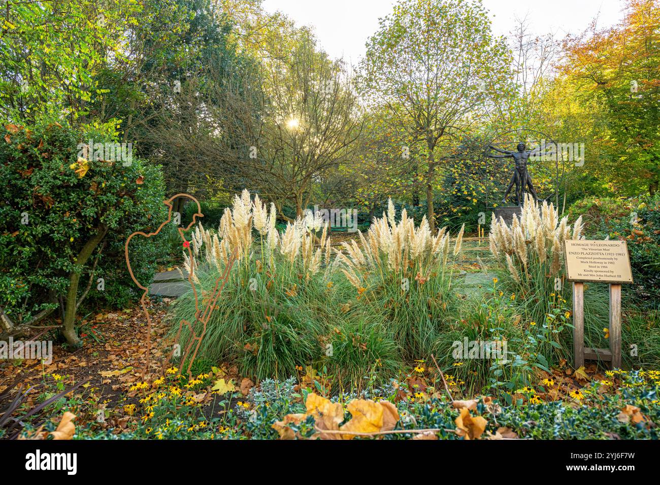 Enzo Plazzotas Hommage an Leonardo auf dem Belgrave Square, London SW1. Stockfoto