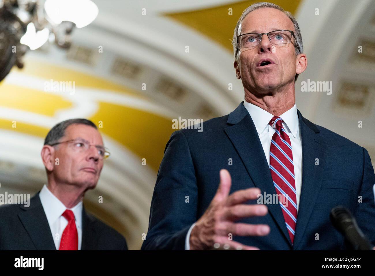 Washington, Usa. November 2024. Senator John Thune, R-SD, spricht während einer Pressekonferenz nach den Wahlen zum Senat im US-Kapitol in Washington, DC am Mittwoch, den 13. November 2024. Thune wählte den Posten des Vorsitzenden und ersetzte den derzeitigen Mehrheitsführer des Senats Mitch McConnell, R-KY, der nach 18 Jahren zurücktritt. Foto: Bonnie Cash/UPI Credit: UPI/Alamy Live News Stockfoto
