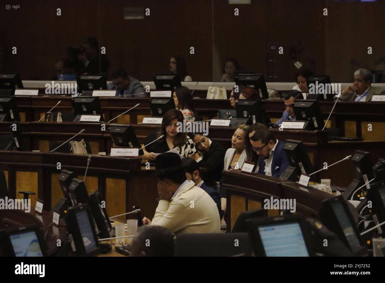 VERONICA ABAD ASAMBLEA Quito, Mittwoch, 13. November 2024 Plenarsitzung der Nationalversammlung 963, um das offizielle Schreiben zu hören und zu lösen, das von der Vizepräsidentin der Republik Veronica Abad unterzeichnet wurde, in der Legislativpalast Fotos API Rolando Enriquez Quito Pichincha Ecuador POL VERONICA ABAD ASAMBLEA 6d06292055fe639f346f0fd1da077680 Copyright: XZENRIQUEQUEQUEK Stockfoto