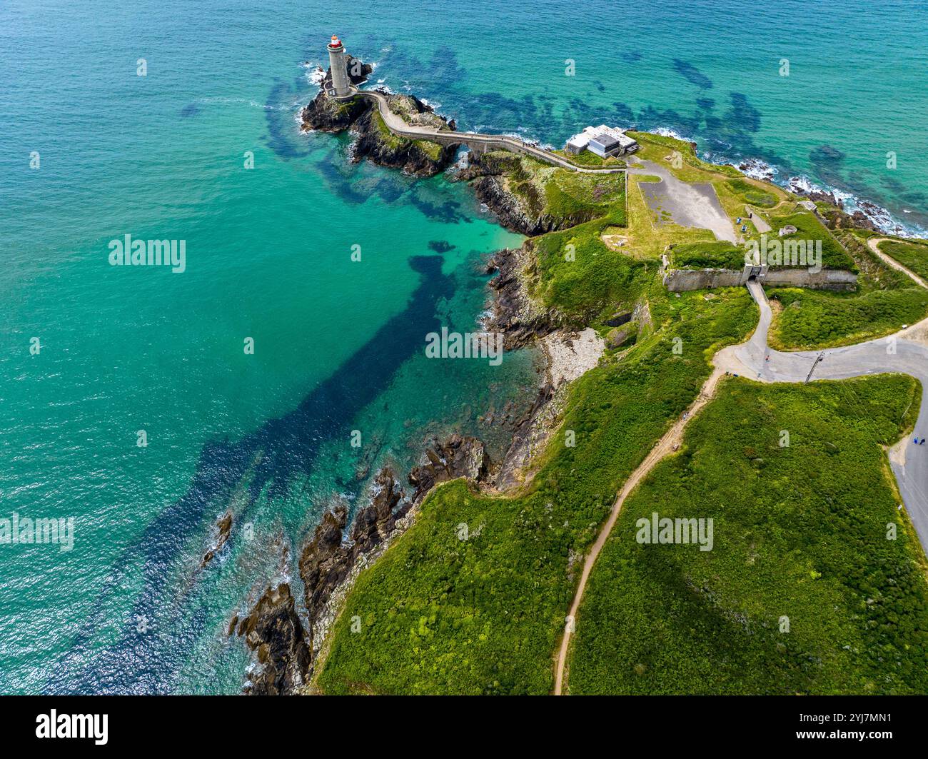 Der Leuchtturm Petit Minou ist ein Leuchtturm an der Straße von Brest, der vor dem Fort du Petit Minou in der Gemeinde P steht Stockfoto