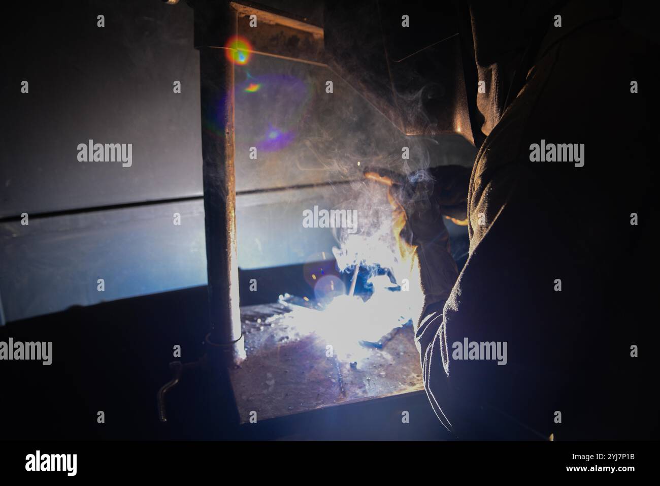 GREAT LAKES, Illinois (13. November 2024) Matrosen der Surface Warfare Engineering Schools kommandieren den Great Lakes Hull Technician (HT) „A“ Stockfoto