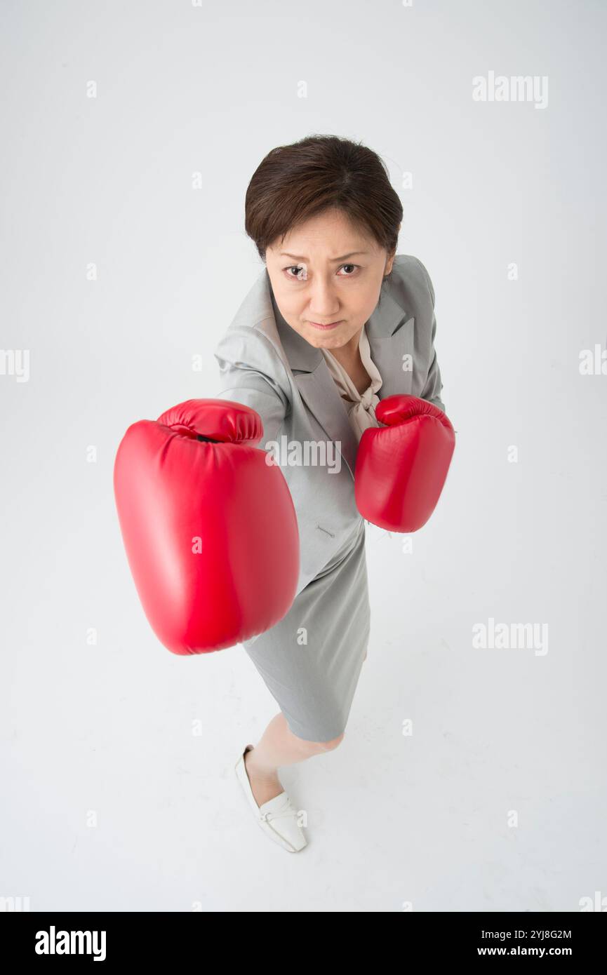 Mittelfrauen Boxen Stockfoto