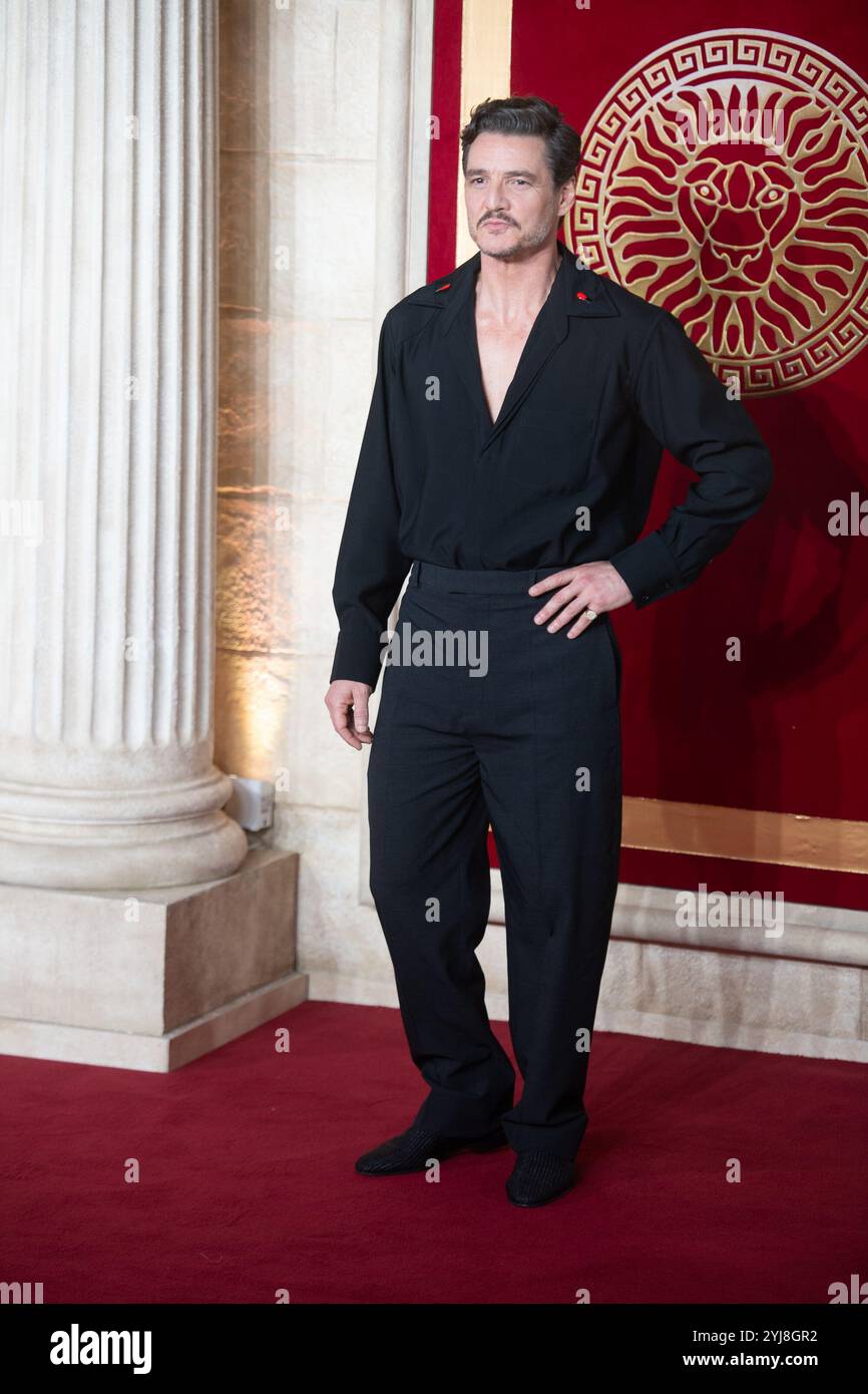 London, Großbritannien. November 2024. Im Bild: Pedro Pascal nimmt an der „Gladiator II“ Royal Film Performance und Global Premiere im Odeon Luxe, Leicester Square, Teil. Quelle: Justin Ng/Alamy Live News Stockfoto