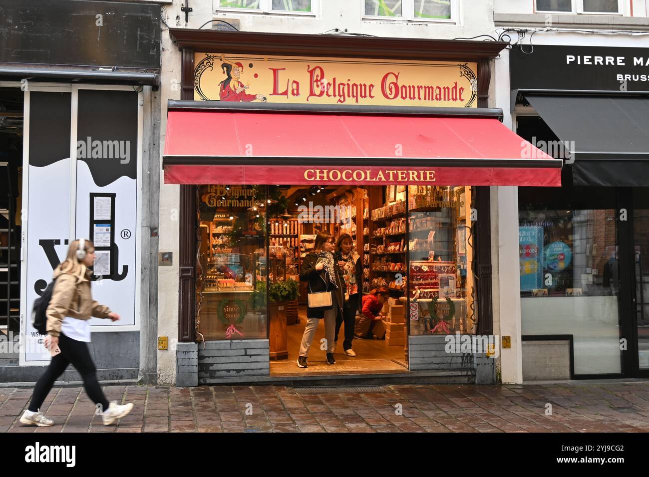 Außenansicht des Ladens La Belgique Gourmande – Brügge, Belgien – 23. Oktober 2024 Stockfoto