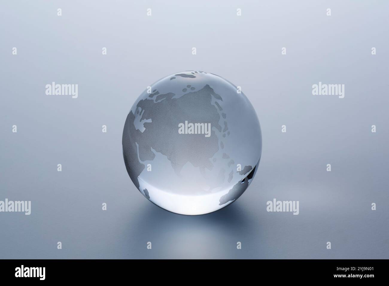 Kugel aus transparentem Glas Stockfoto