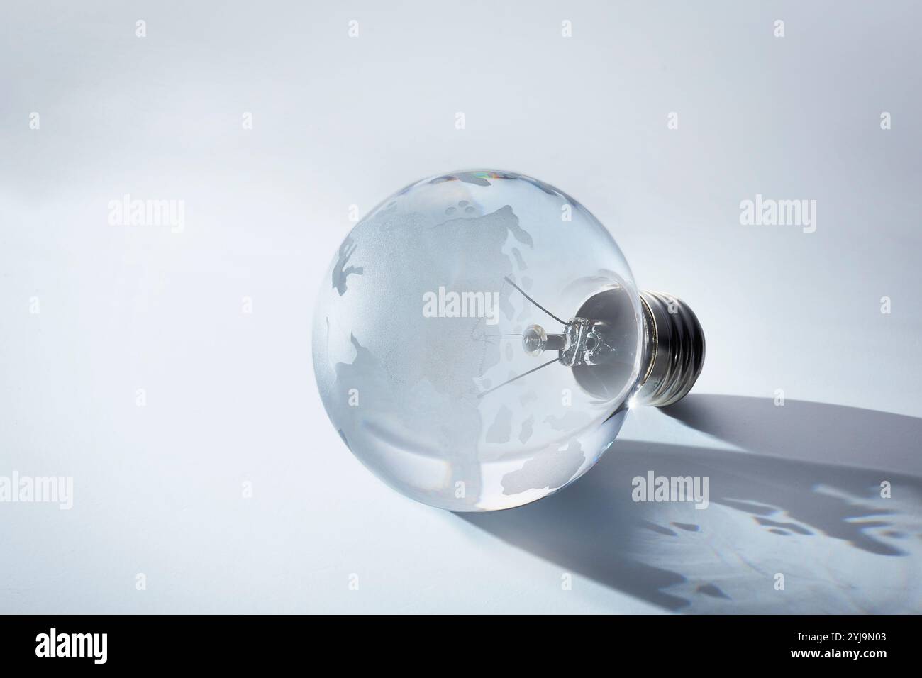 Kugel aus transparentem Glas Stockfoto