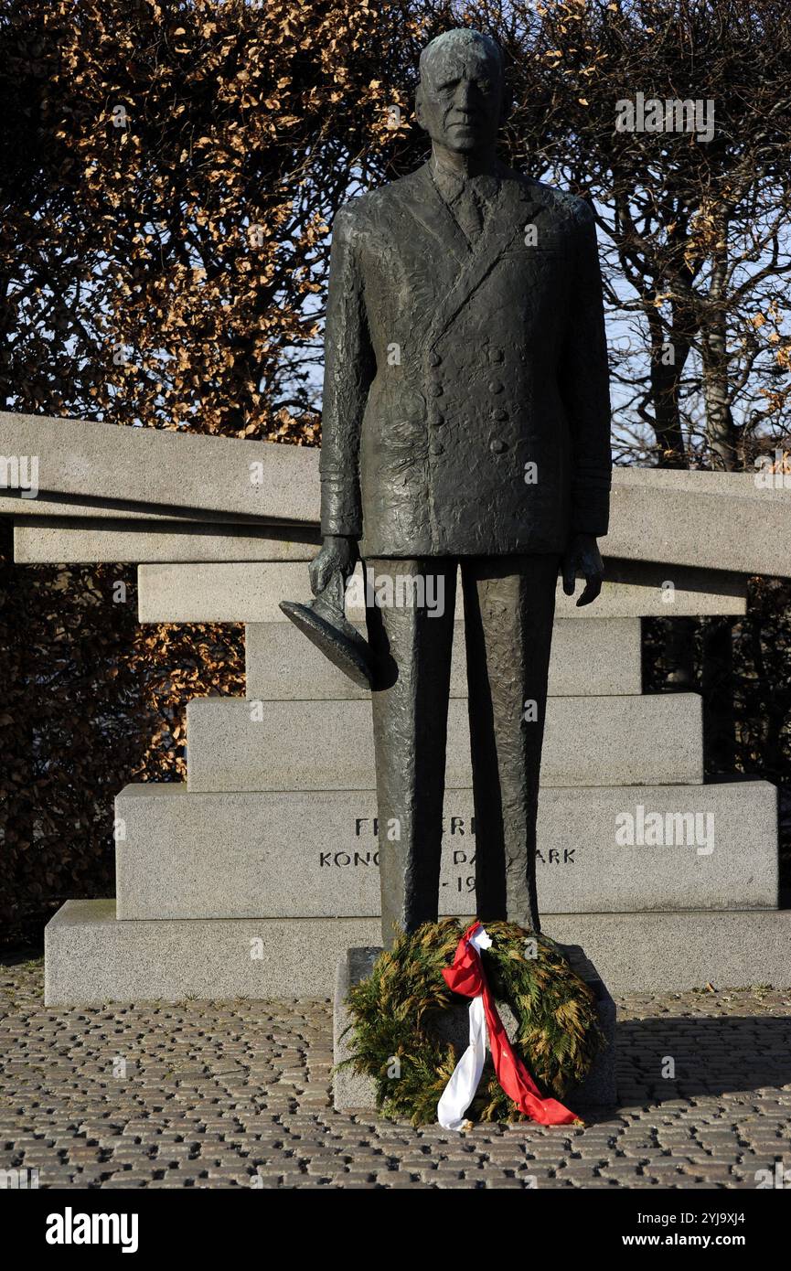 Frederick IX von Dänemark (1899-1972). König von Dänemark. Bronzestatue von Knud Nellemose (1908 – 1997), 1981. Kopenhagen. Dänemark. Stockfoto