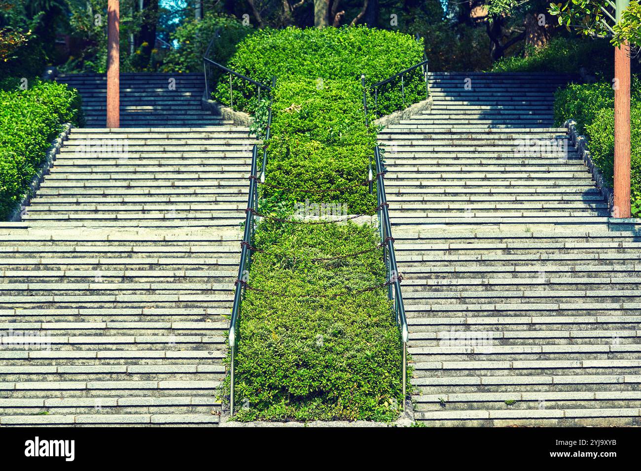 Treppen im Park Stockfoto