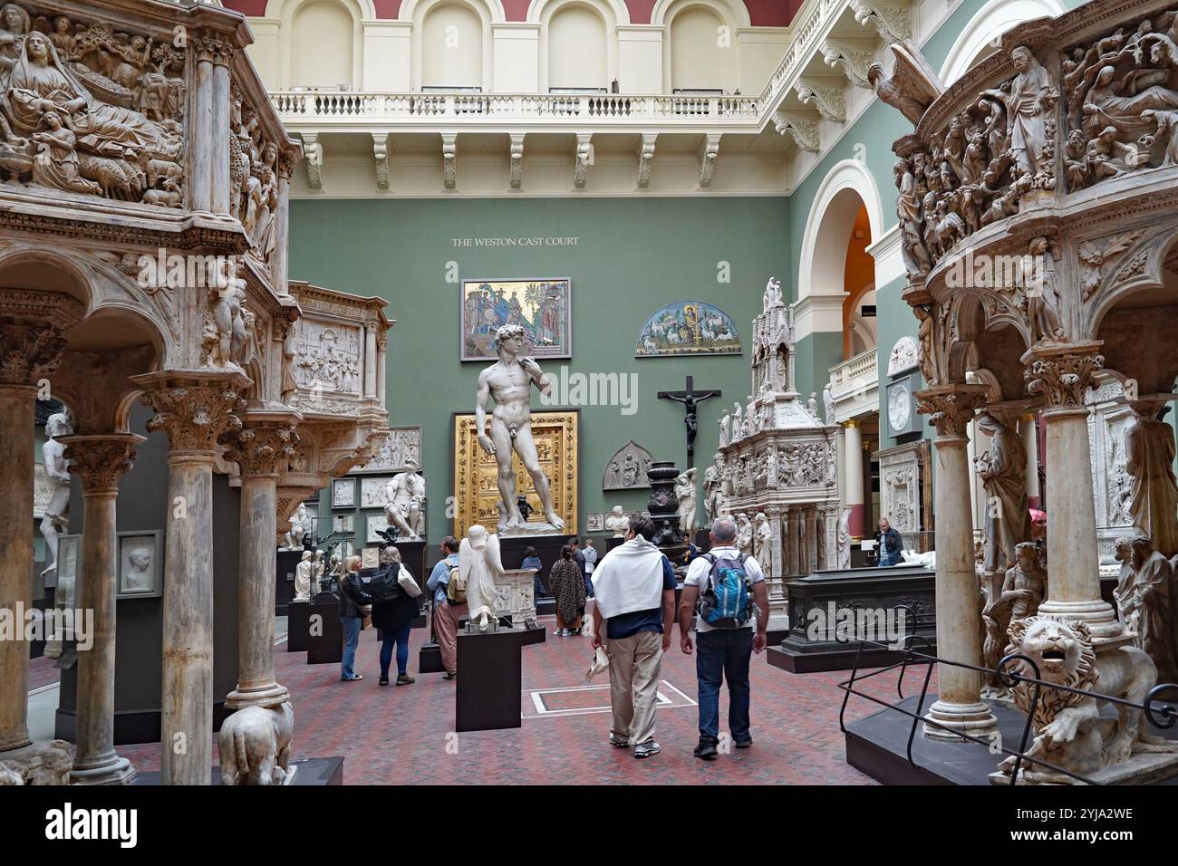 Victoria and Albert Museum, lebensgroße Kopien klassischer Skulpturen Stockfoto