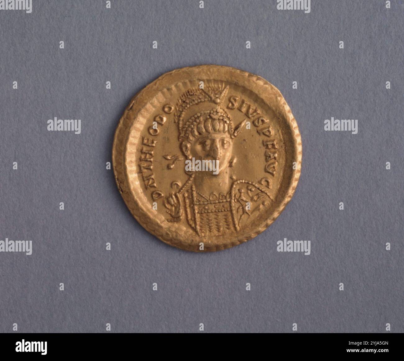 Golddenar von Kaiser Theodosius II. 401-405. TEODOSIO II Stockfoto