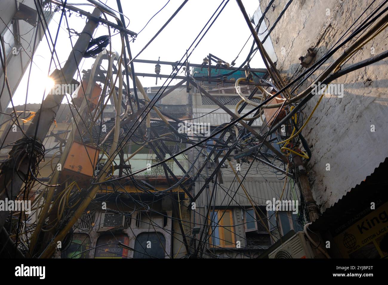 Elektrische Spaghetti in Delhi Stockfoto