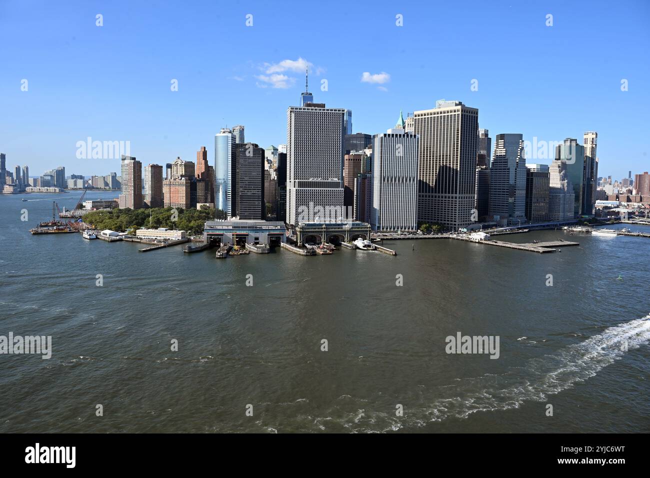 Luftaufnahme von Lower Manhattan und New York Harbor Stockfoto