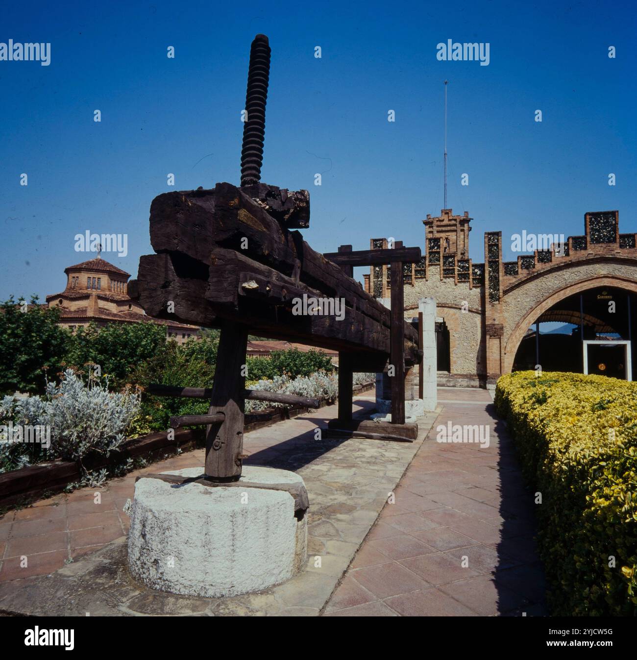 Cavas Codorniu, 1902-1915. Prensa. Sant Sadurní d'Anoia. AUTOR: JOSEP PUIG I CADAFALCH. Stockfoto