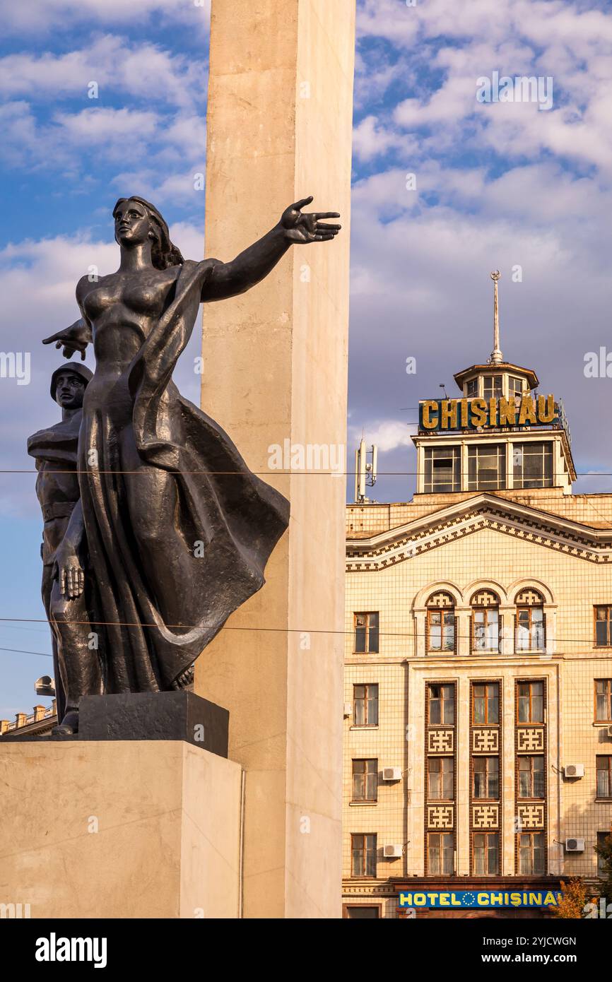 Hotel Chisinau und das Befreiungsdenkmal Chisinau, Moldawien Stockfoto