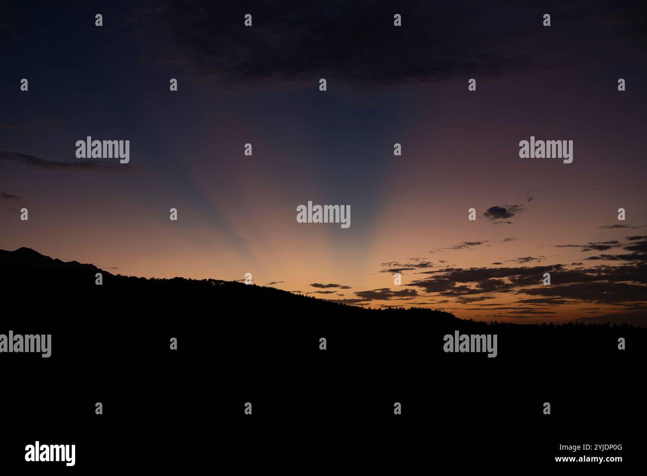 Verschiedene Wolkenphasen mit Kanon R und Kanon rf 35mm 1,8 stm Makro auf der Insel Kos in griechenland im Garten des Hippokratischen Instituts aufgenommen. Stockfoto