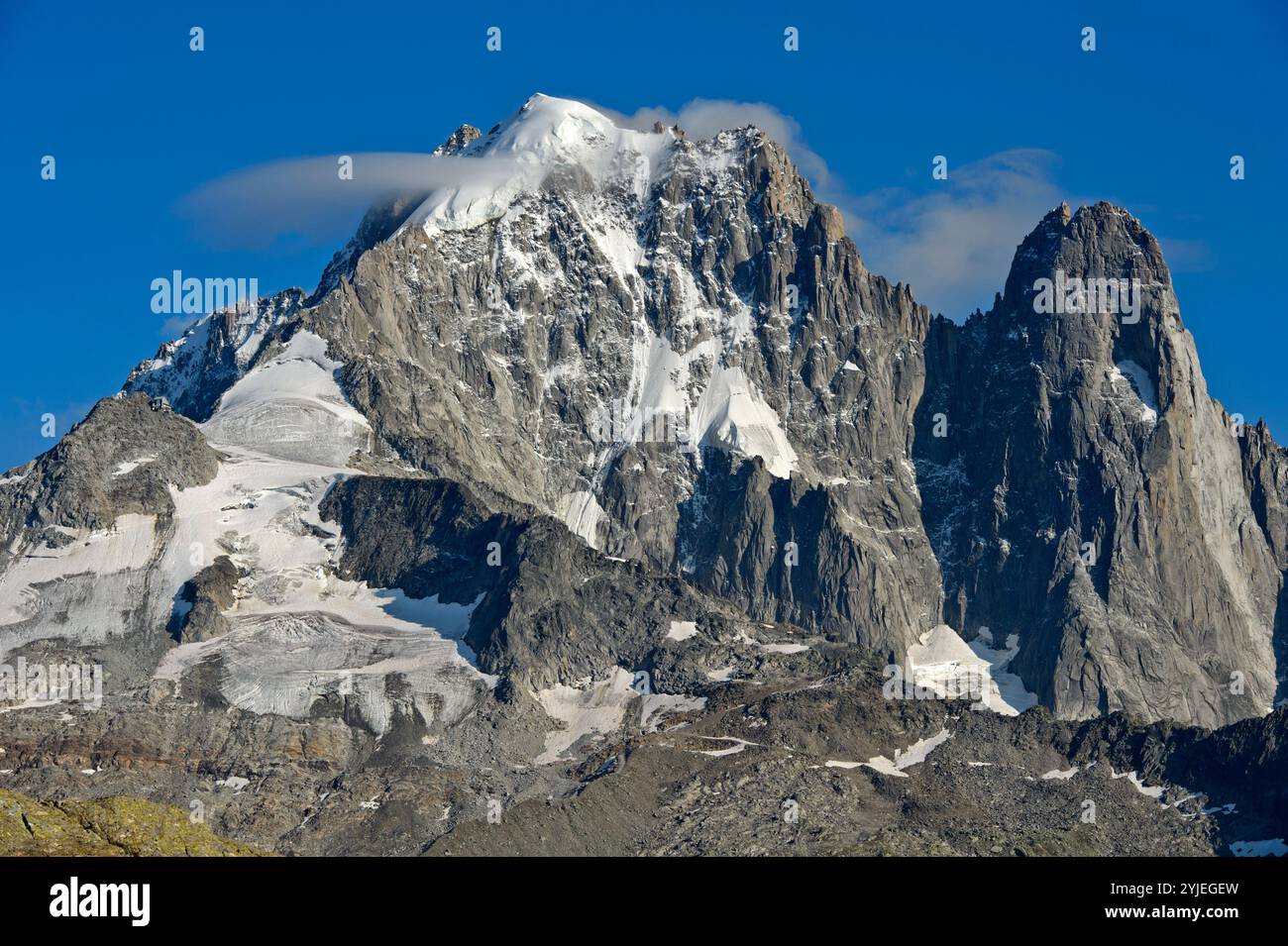Aiguille Verte und Aiguille du Dru Peaks, Chamonix, Haute Savoie, Frankreich Stockfoto