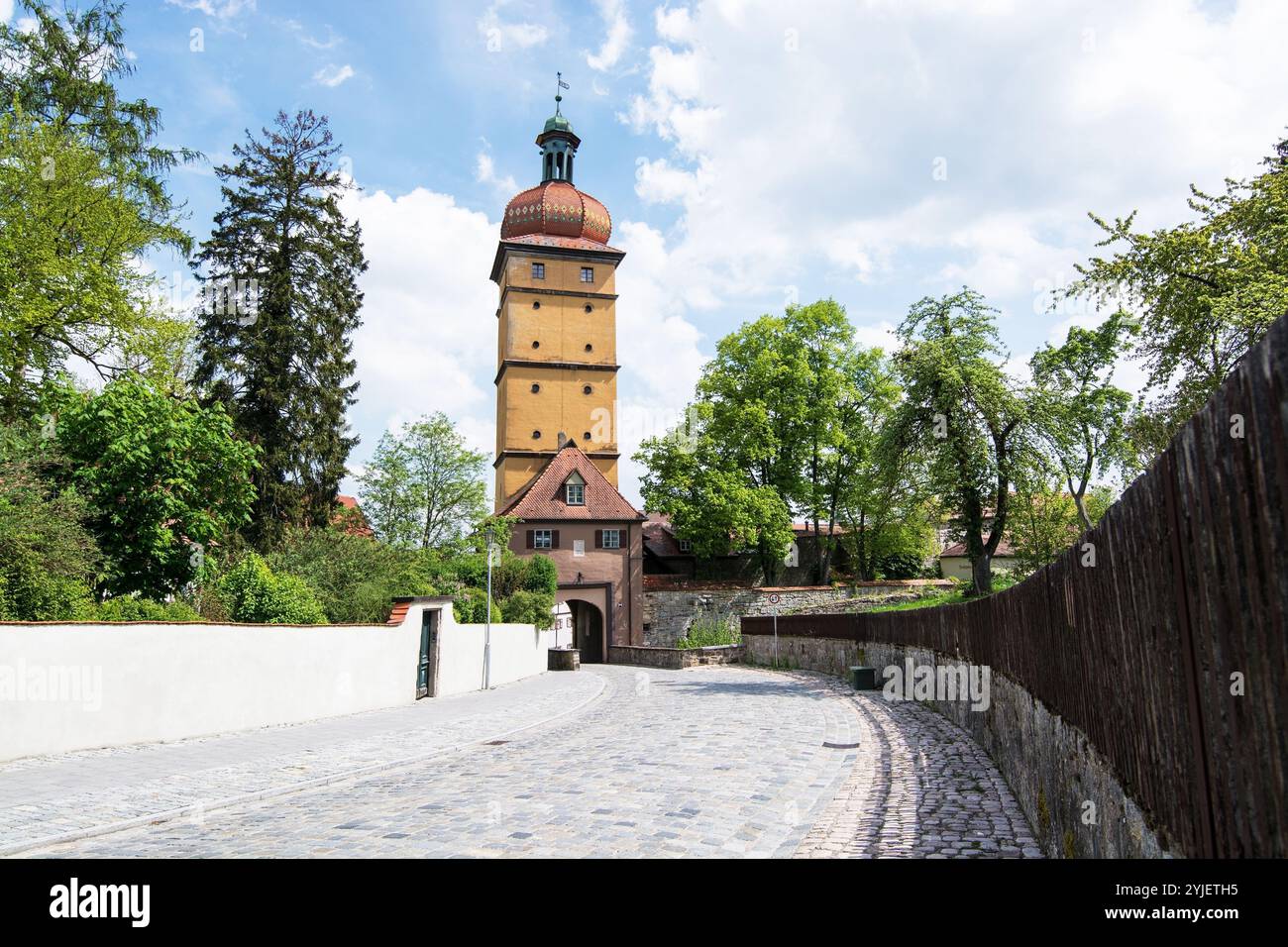 Dinkelsbühl ist eine Stadt im mittelfränkischen Landkreis Ansbach und aufgrund ihres besonders gut erhaltenen spätmittelalterlichen Stadtbildes eine wichtige Stadt Stockfoto