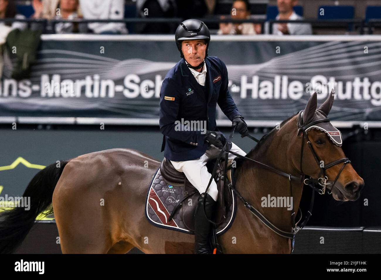 Stuttgart, Deutschland. November 2024. Sieger Hans Dieter Dreher auf ForPleasure du Moulin BW-Bank Hallenchampionat Nat. Springpruefung Kl. S mit Stechen Finalpruefung GER, Stuttgart German Masters 2024, 38. internationales Reitturnier, 14.11.2024 Foto: Eibner-Pressefoto/Roger Buerke Credit: dpa/Alamy Live News Stockfoto