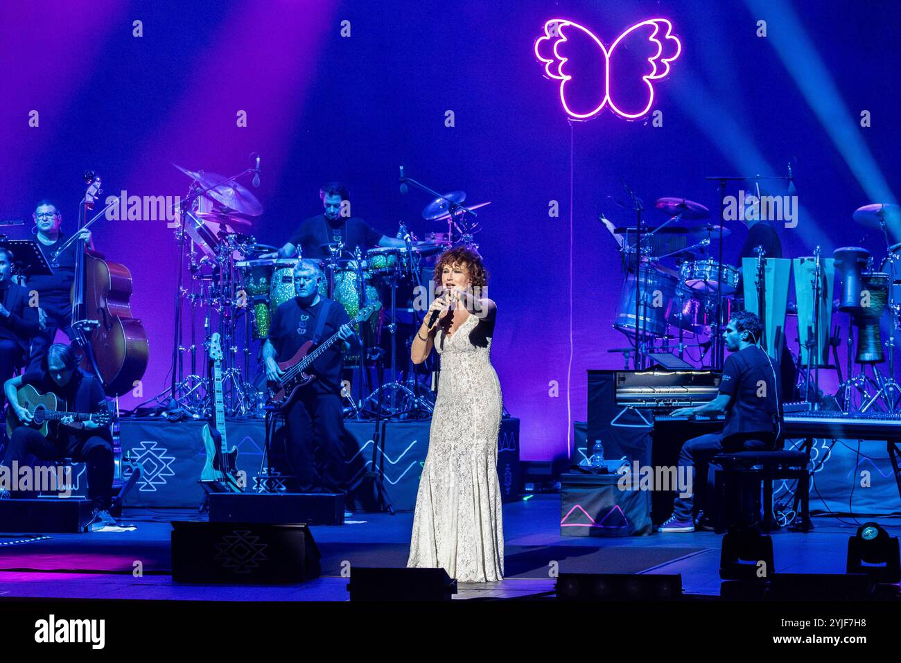 Italienisches Sängermusikkonzert - Fiorella Mannoia - Fiorella Sinfonica Live con Orchestra Fiorella Mannoia Parma Teatro Regio Italien Copyright: XMirkoxFava/TSCKx/xLiveMediax LPM 1610732 Stockfoto