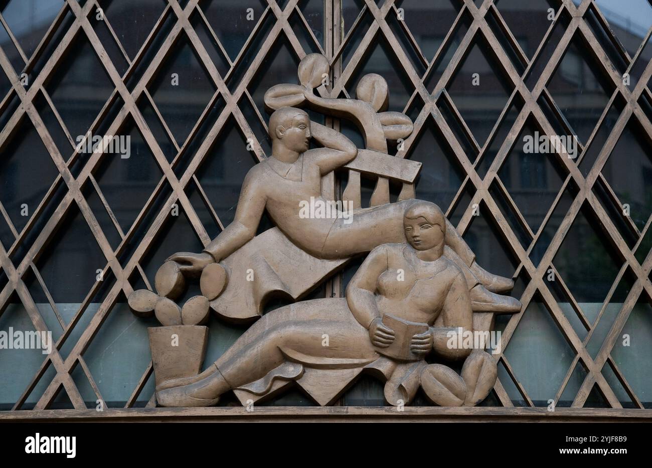Charles Collet/Metall Relief der Eingangstür der Casal Sant Jordi, 1931, Barcelona, Barcelona, Katalonien, Spanien. Stockfoto