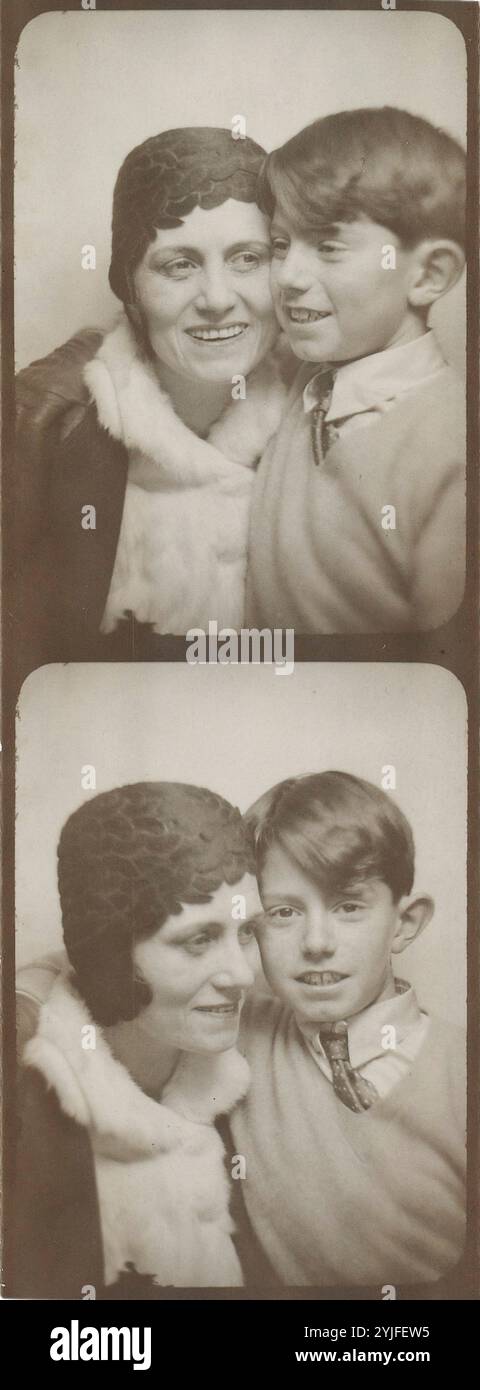 Zwei Fotos aus einer automatischen Fotozelle: Olga und Paul Picasso. Museum: PRIVATE SAMMLUNG. Autor: ANONYM. Copyright: Dieses Bildmaterial ist nicht gemeinfreie Inhalte. Es liegt in Ihrer Verantwortung, vor der Veröffentlichung alle erforderlichen Genehmigungen Dritter vom Urheberrechtler in Ihrem Land einzuholen. Stockfoto
