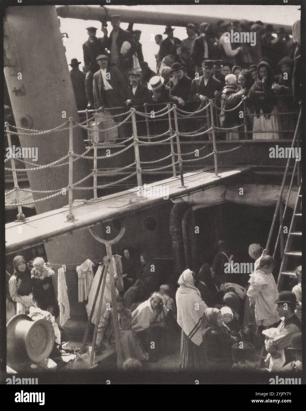 Das zwischendeck. Datum/Zeitraum: 1907. Photogravure. Breite: 6.19 in. Höhe: 7,75 (Bild). Autor: Alfred Stieglitz. Stockfoto