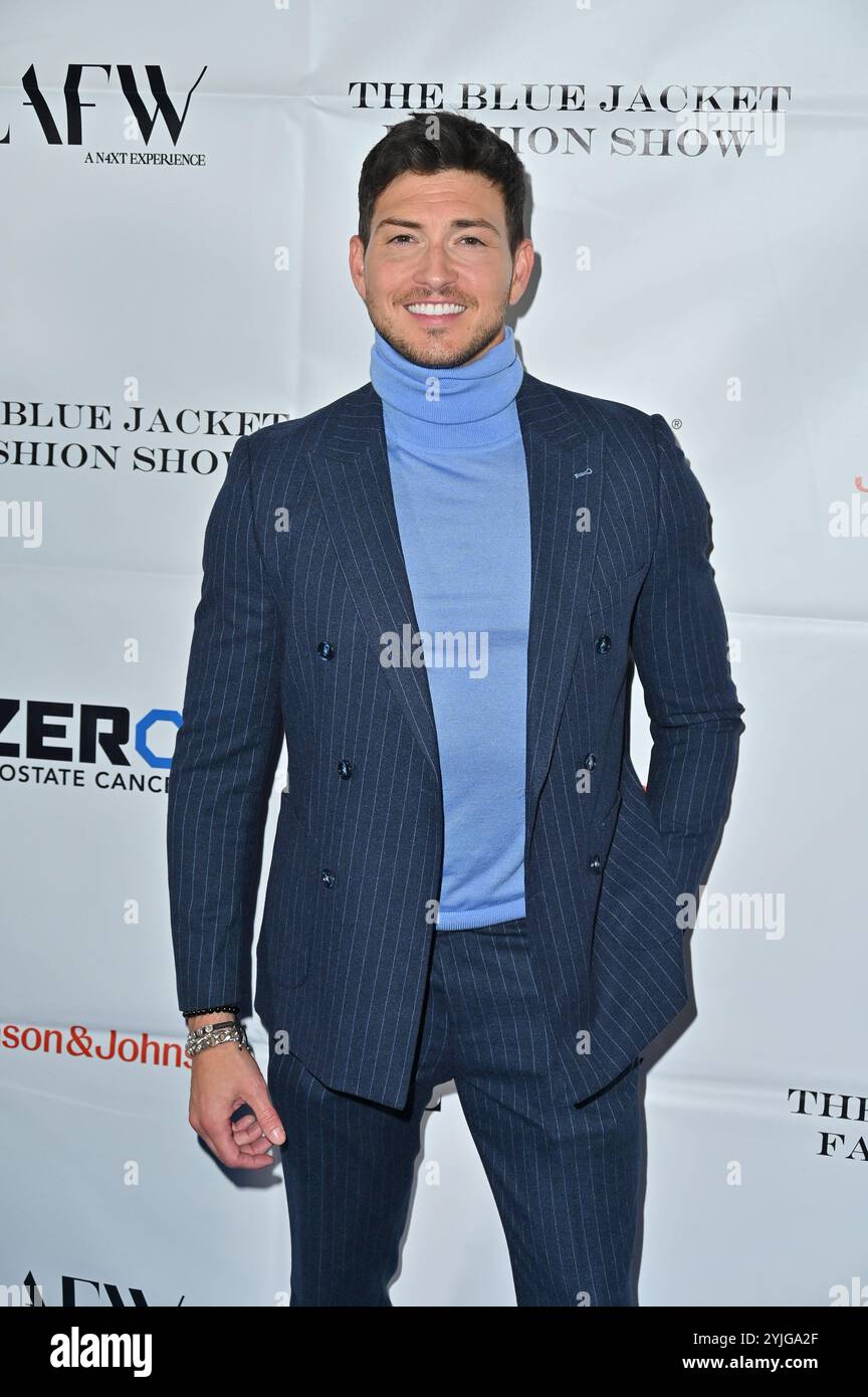 Hollywood CA USA – 13. November 2024: Robert Scott Wilson nimmt an der Blue Jacket Fashion Show Los Angeles Teil. Stockfoto