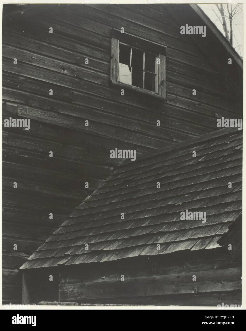 Scheune--Lake George. Alfred Stieglitz; Amerikaner, 1864-1946. Datum: 1922. Abmessungen: 24,3 x 19,2 cm (Bild/Papier/Halterung). Gelatinedruck. Herkunft: Vereinigte Staaten. Museum: Chicago Art Institute, FLORENCIA, USA. Stockfoto