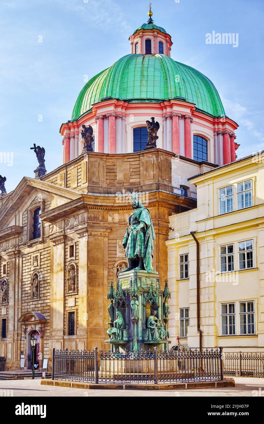 Denkmal Karolo Quarto(IV). Denkmal des Heiligen römischen Emperor Charles IV in der Nähe von Saint Francis von Assisi Church.Prague.Czech Republik. Stockfoto