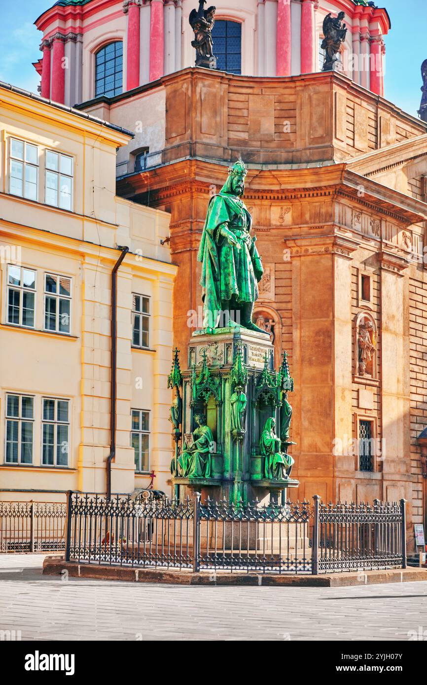 Denkmal Karolo Quarto(IV). Denkmal des Heiligen römischen Emperor Charles IV in der Nähe von Saint Francis von Assisi Church.Prague.Czech Republik. Stockfoto