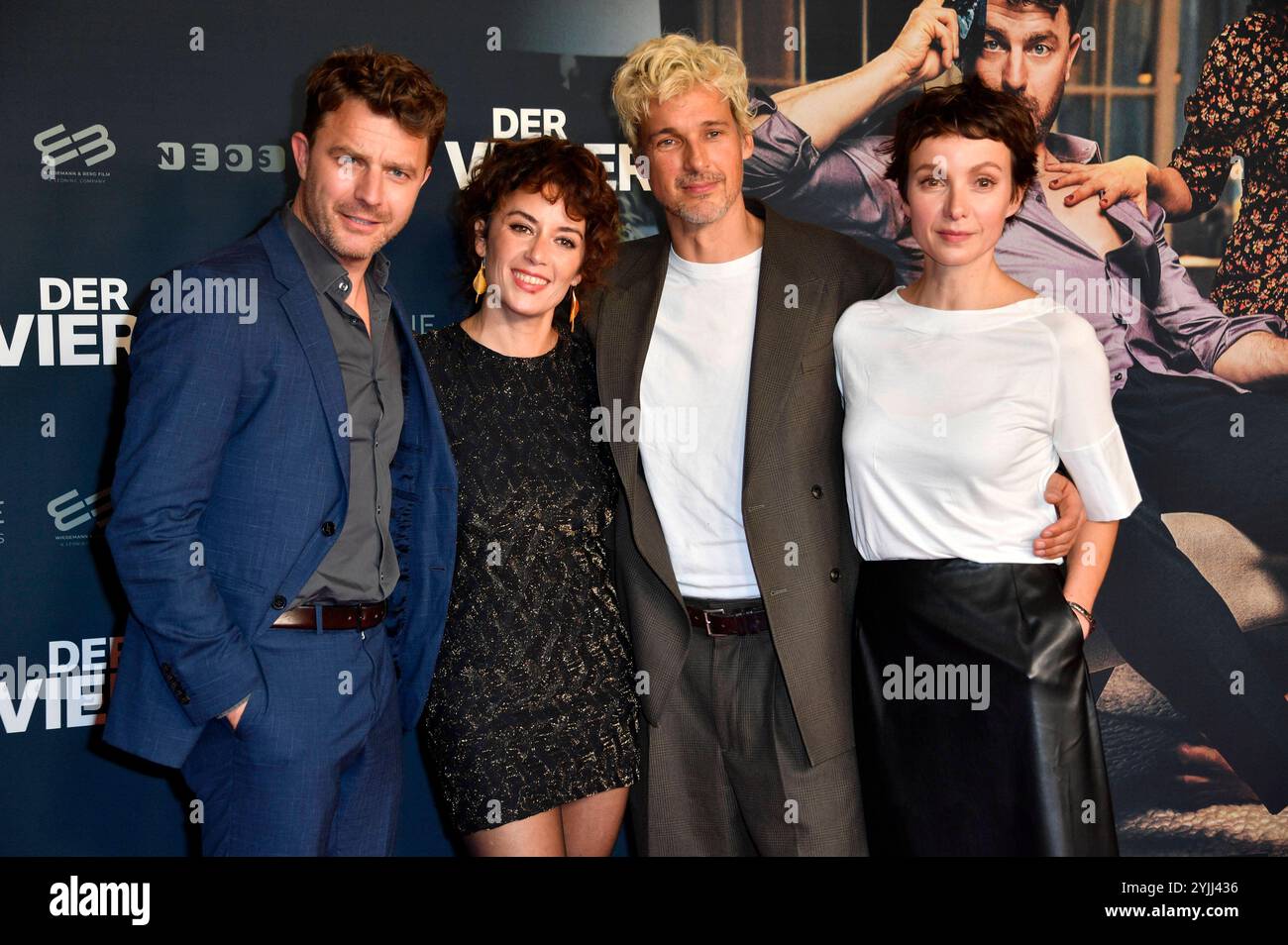 Friedrich Mücke, Lucia Barrado, Florian David Fitz und Julia Koschitz bei der Premiere des Kinofilms der Vierer im Zoo Palast. Berlin, 14.11.2024 *** Friedrich Mücke, Lucia Barrado, Florian David Fitz und Julia Koschitz bei der Premiere des Films der Vierer im Zoo Palast Berlin, 14 11 2024 Foto:Xn.xKubelkax/xFuturexImagex vierer 4153 Stockfoto