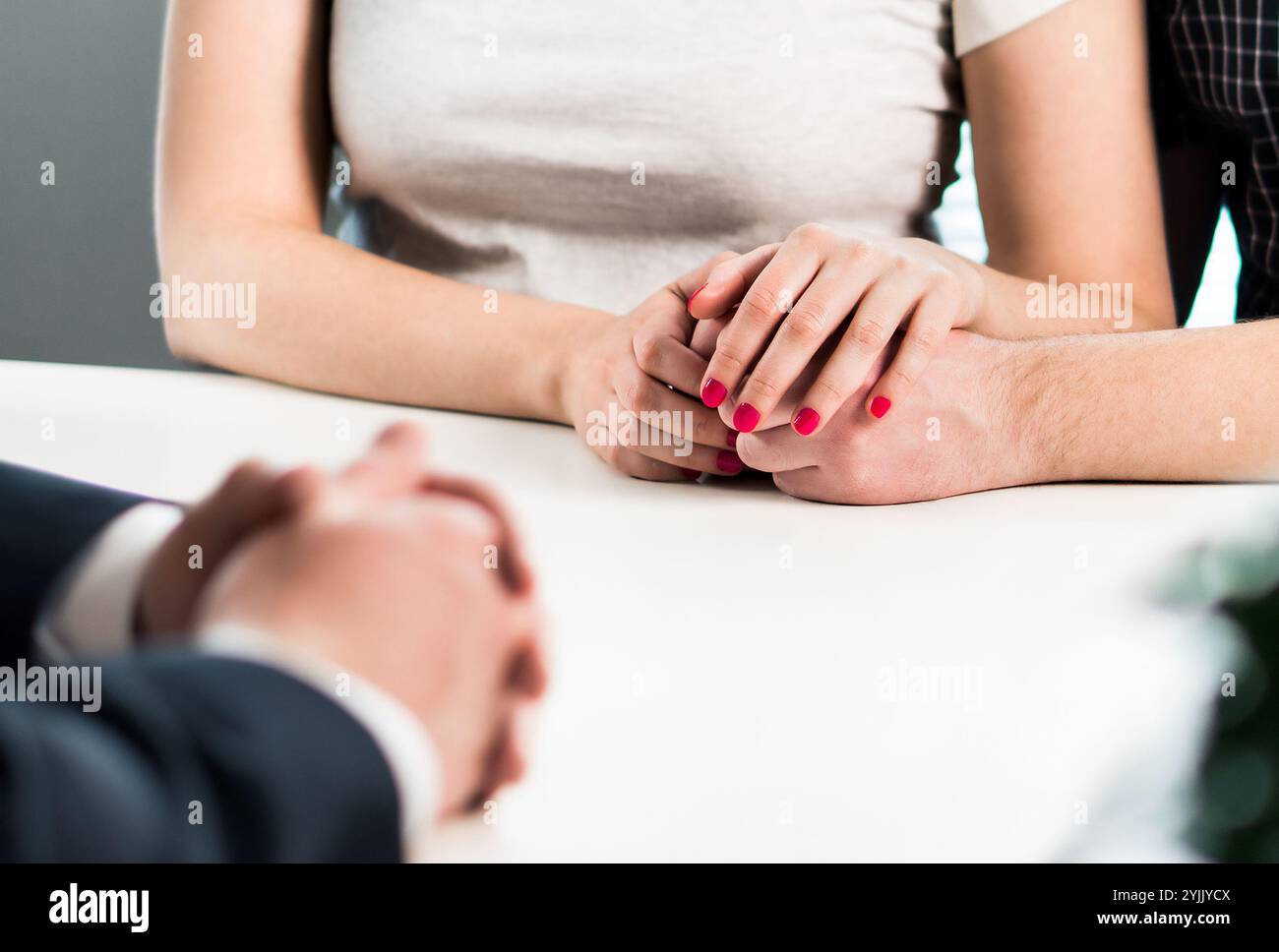 Familienberatung. Paare in Psychotherapie, Therapiesitzung. Treffen mit Heiratsberater, Psychiater, Psychologen oder Therapeuten. Stockfoto