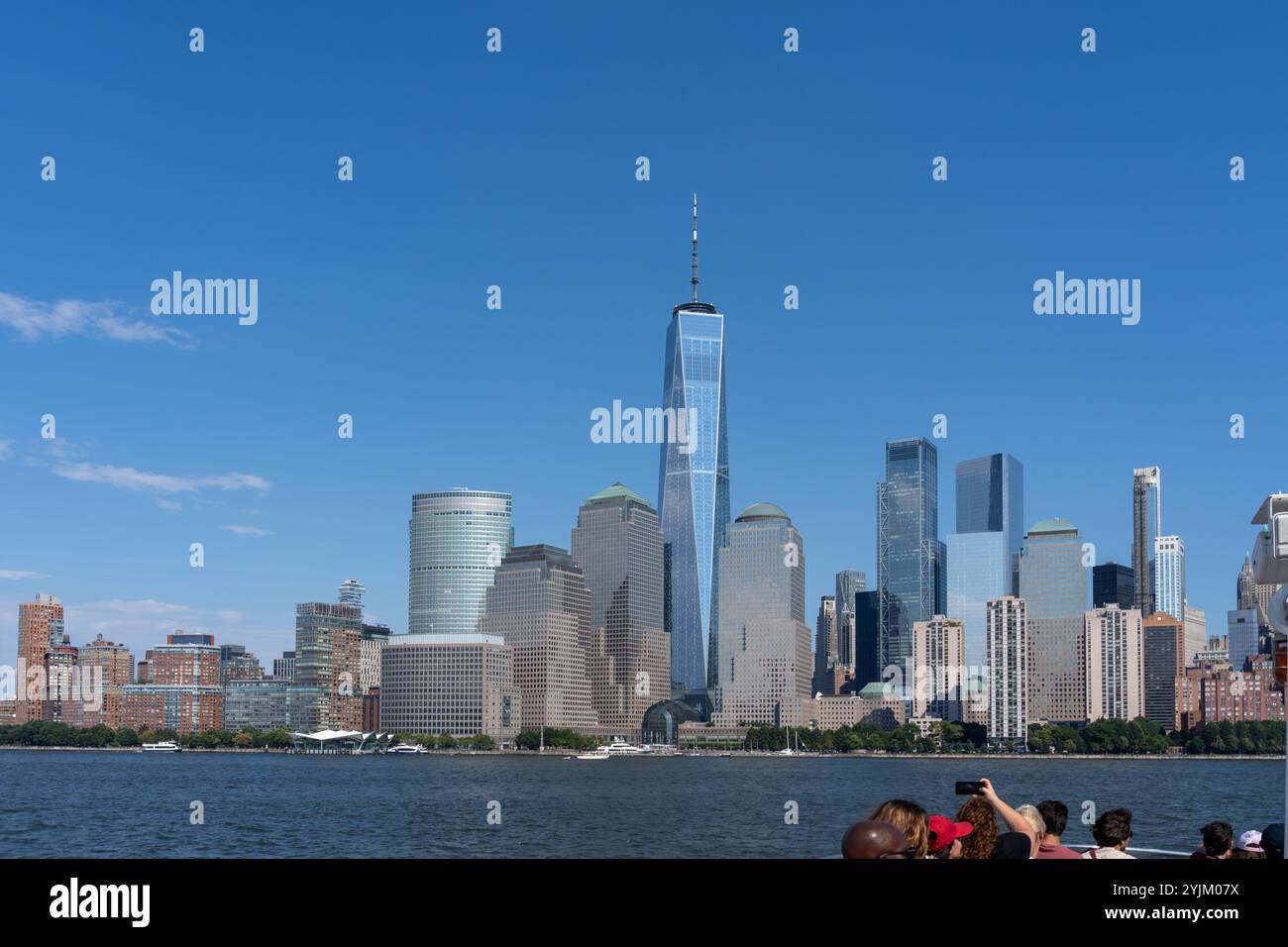 Skyline von Downtown Manhattan von einem Boot aus gesehen. New York City, USA. Stockfoto