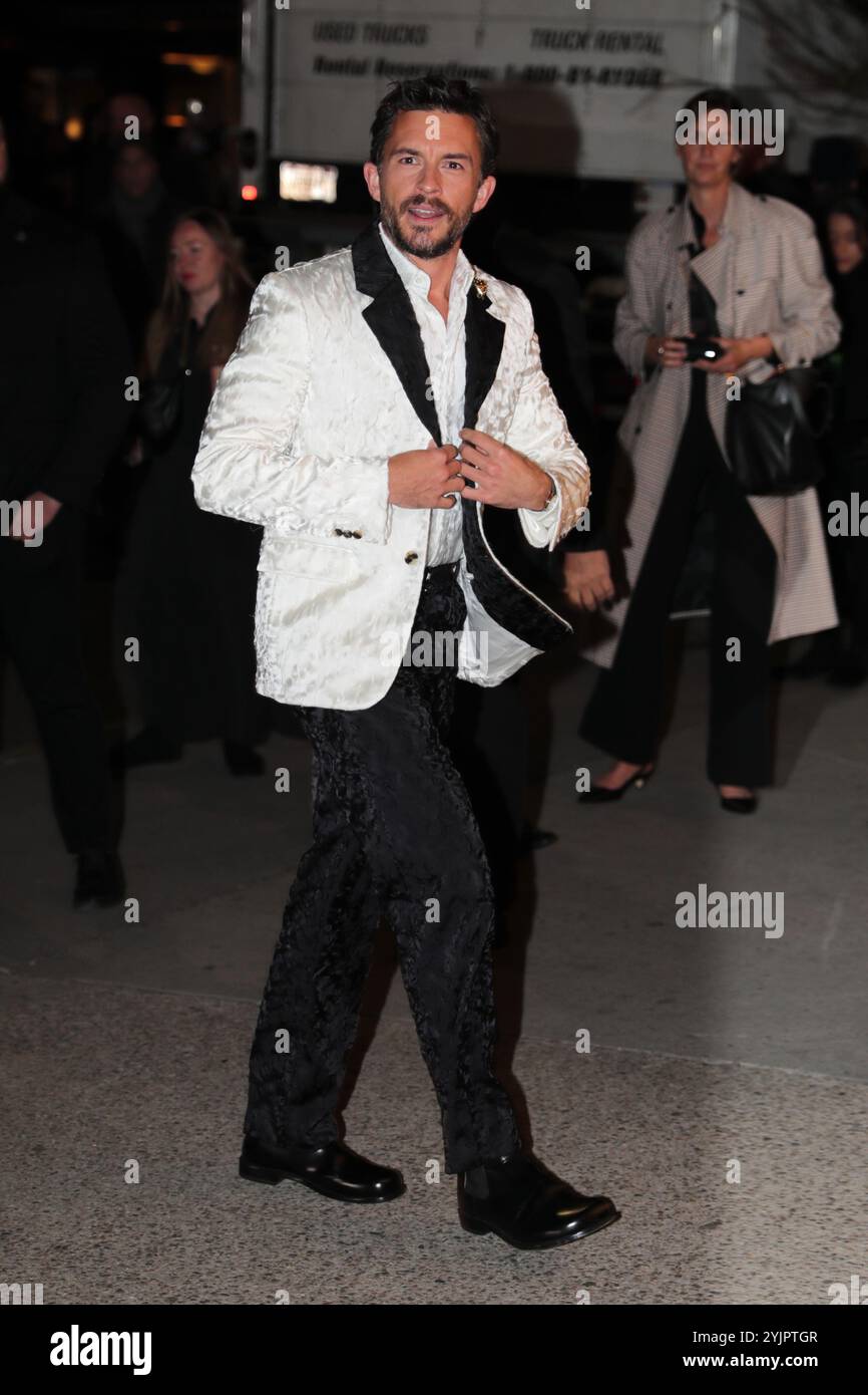 NY, USA. November 2024. NEW YORK, NEW YORK – 14. NOVEMBER: Jonathan Bailey besuchte die Wicked New York Premiere am 14. November 2024 im Museum of Modern Art in New York City. Die Veranstaltung feierte die Filmverfilmung des legendären Broadway-Musicals, mit einer schillernden Reihe von Stars, die auf dem grünen Teppich spazieren gingen und Fans mit voller Kraft diesen magischen Abend erleben konnten. (Kreditbild: © Luiz Rampelotto/ZUMA Press Wire) NUR REDAKTIONELLE VERWENDUNG! Nicht für kommerzielle ZWECKE! Stockfoto