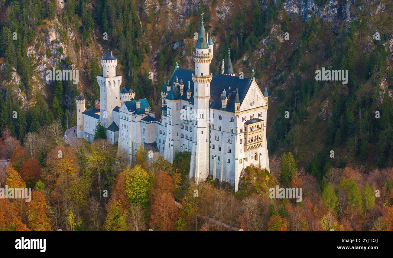 Luftburg Neuschwanstein Fallfarben Stockfoto