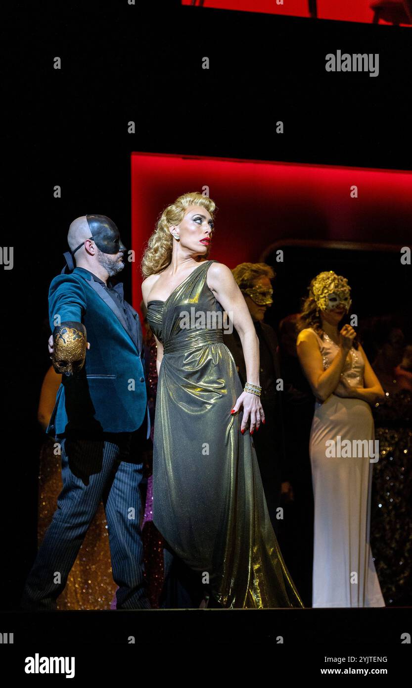 Alex Esposito (Dapertutto), Marina Costa-Jackson (Giulietta) in DEN GESCHICHTEN VON HOFFMANN an der Royal Opera, Covent Garden, London WC2 07/11/2024 Stockfoto