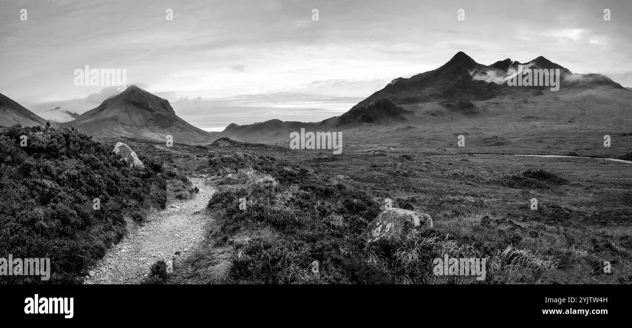 Blick auf die Cuillin Mountains am Sligachan-Elgol Walk, Isle of Skye, Schottland, Großbritannien. Stockfoto