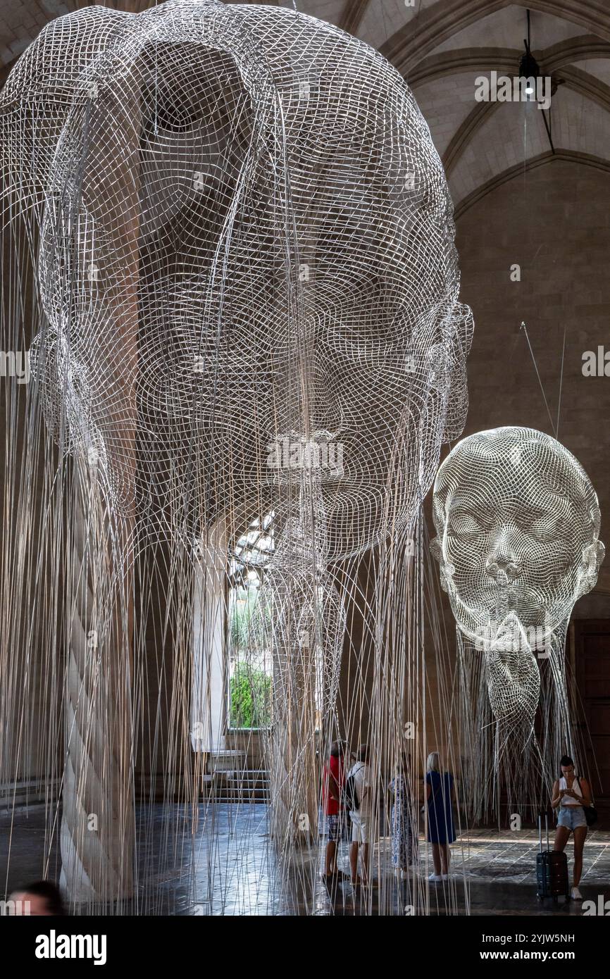 Werk des katalanischen Künstlers Jaume Plensa im gotischen Gebäude von La Lonja, Palma, Mallorca, Balearen, Spanien Stockfoto