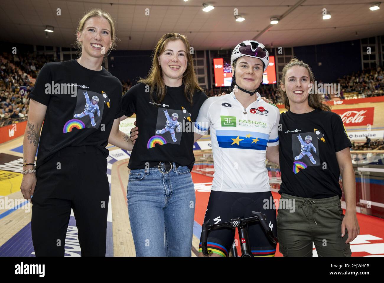 Gent, Belgien. November 2024. Die Niederländerin Lorena Wiebes, die Niederländerin Lonneke Euneken, die Belgierin Lotte Kopecky und die Niederländerin Femke Gerritse, die am vierten Tag des sechstägigen Indoor Track Cycling Events in der Indoor Cycling Arena 't Kuipke am Freitag, den 15. November 2024 in Gent gezeigt wurde. BELGA FOTO DAVID PINTENS Credit: Belga News Agency/Alamy Live News Stockfoto