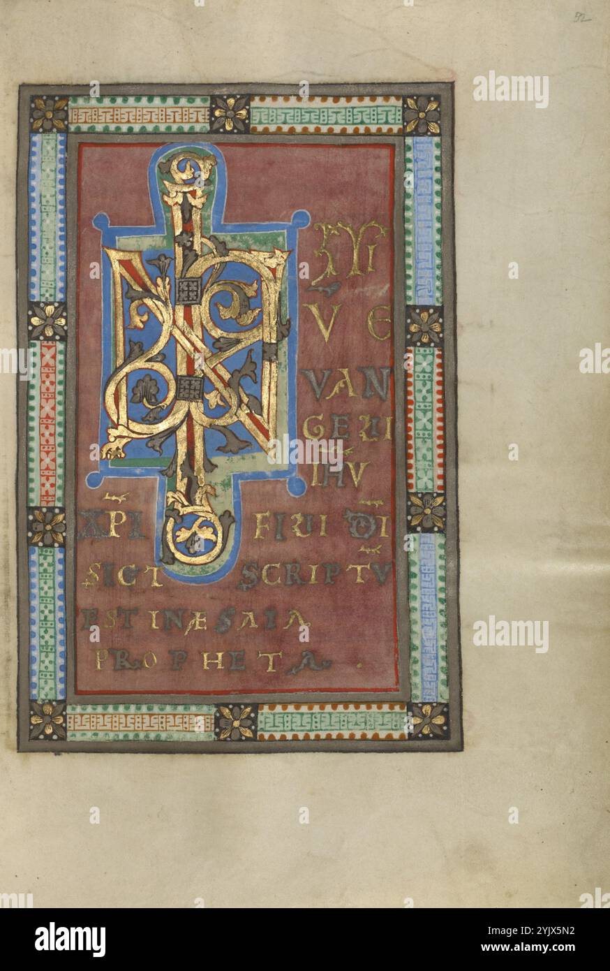 Dekorierte Incipit-Seite; Evangeliumsbuch, ca. 1120-1140. Zusätzliche Informationen: Mit verzierten Buchstaben, die von einem geometrisch gemusterten Rand eingerahmt sind, markiert diese Seite den Beginn des Markusevangeliums: Initiu[m] evangelii IH[es]u p[ist]i filii d[e]i sicut scriptu[m] EST in Esaia propheta (der Beginn des Evangeliums Jesu Christi, des Sohnes Gottes, wie es in Jesaja der Prophet geschrieben wurde...). Ein Porträt des Evangelisten Markus auf der vorhergehenden Seite steht vor dieser reich verzierten Textseite. Stockfoto