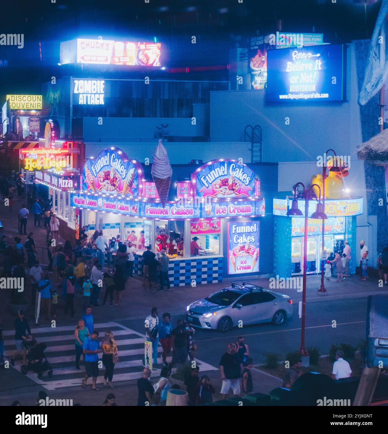 Trichterkuchen speichern Stockfoto