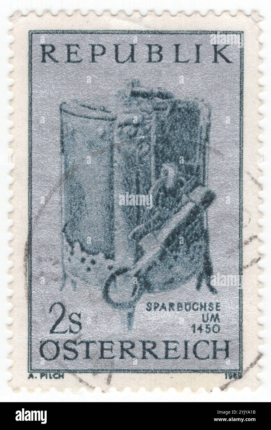 ÖSTERREICH - 1969. Oktober 31: 2 Schilling Silber- und schiefergrüne Briefmarke mit Money (Savings) Box, um 1450. Förderung von Bankdienstleistungen und die Bedeutung einer sicheren Aufbewahrung von Ersparnissen Stockfoto