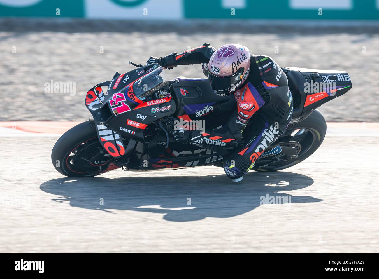 Circuit de Barcelona, Barcelona, Katalonien, Spanien. November 2024. 2024 MotoGP Motul Solidarity Grand Prix von Barcelona, Qualifikationstag; Aleix Espargaro von den Aprilia Racing Rides während der Qualifying Session Credit: Action Plus Sports/Alamy Live News Stockfoto