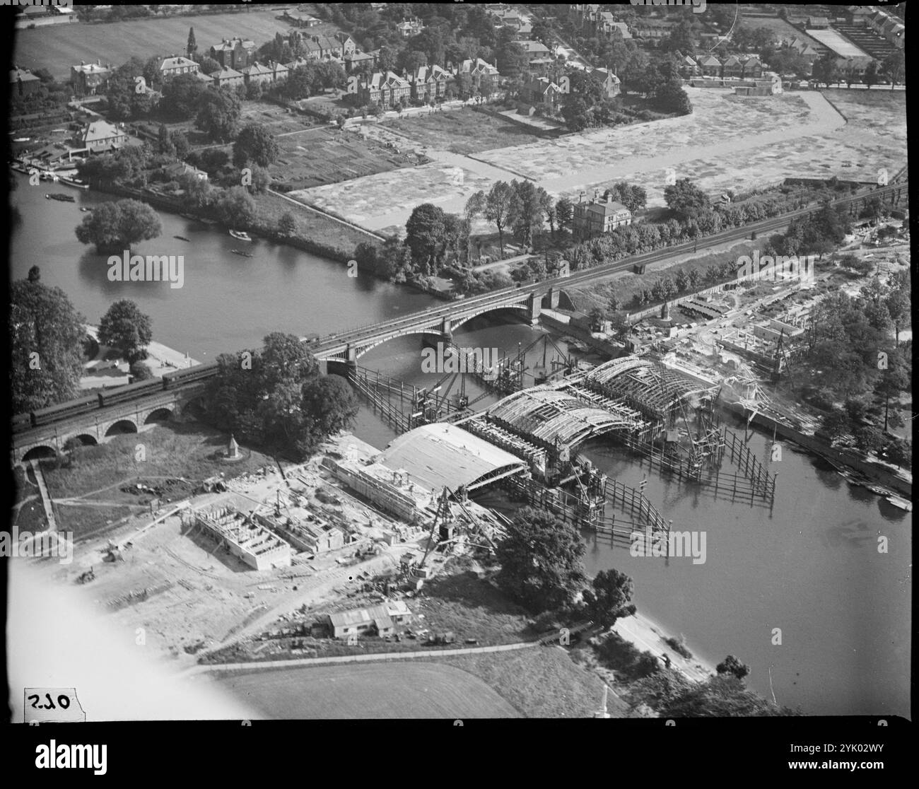 Twickenham Bridge im Bau, Twickenham, London, 1930er Jahre. Stockfoto